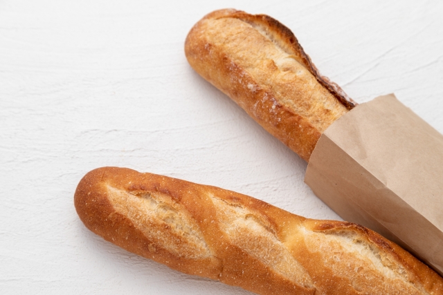 フランスパンを紙袋に入れるのはなぜ？正しい保存方法は？